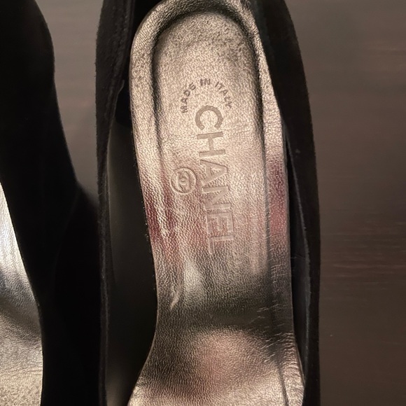 Chanel suede black and silver pumps - Picture 5 of 7
